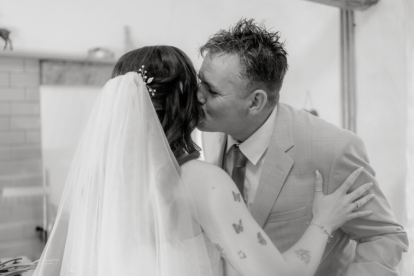 ALICIA HARRY SWALLOW BARN WEDDING PHOTOGRAPHY 003 ALICIA HARRY SWALLOW BARN WEDDING PHOTOGRAPHY 003